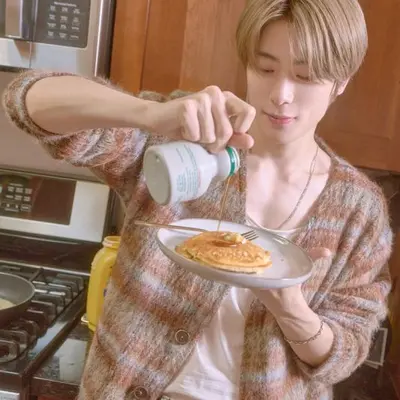 Jeong Jae Hyun, but he legalized to Jeong Yoon Oh