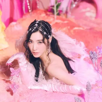 Stephanie Young Hwang (스테파니 황)